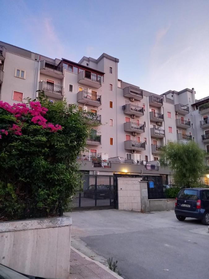 Hauze Trani Apartment ภายนอก รูปภาพ